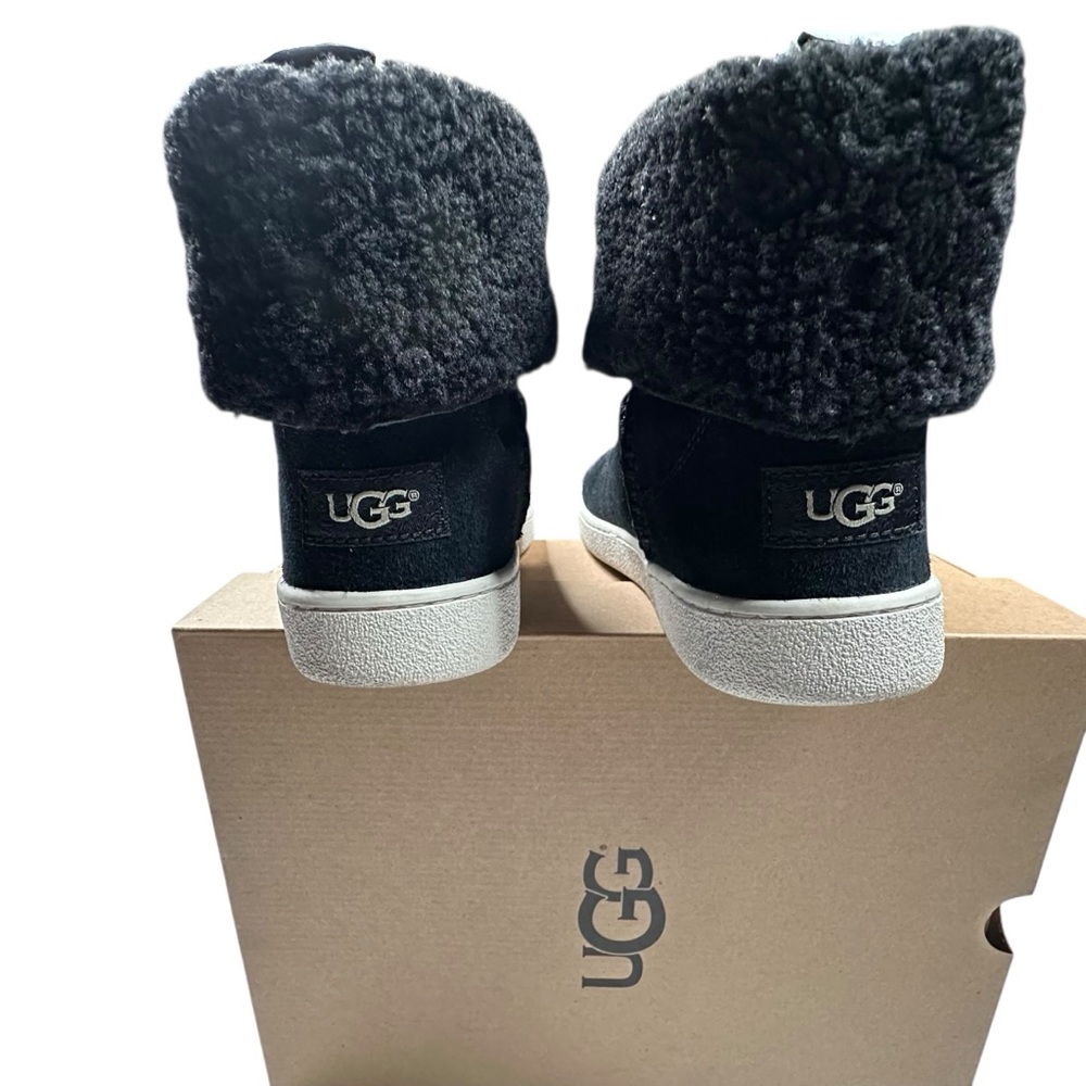 UGG Women's Black Mika Classic Sneaker Size 8 - Picture 6 of 16